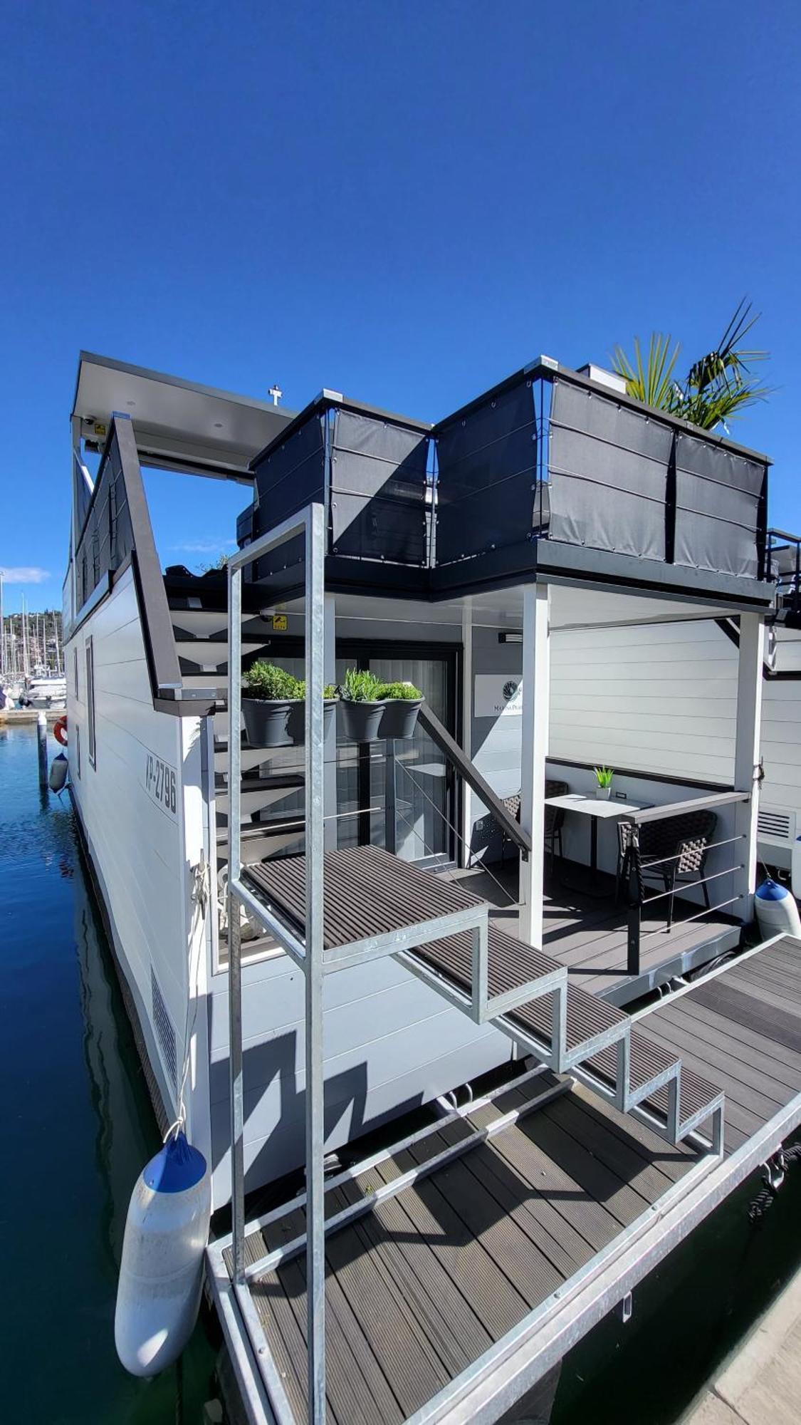 Floating House - Marina Pearl Daire Portorož Dış mekan fotoğraf